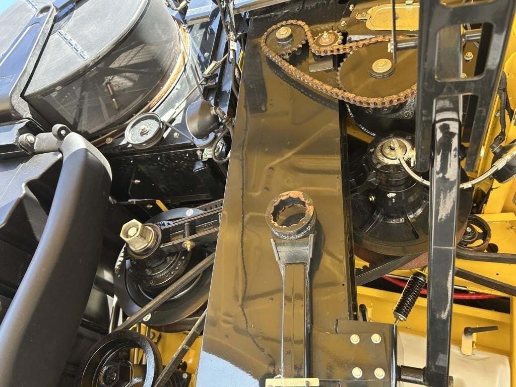 2018 New Holland CR8.90 Combine