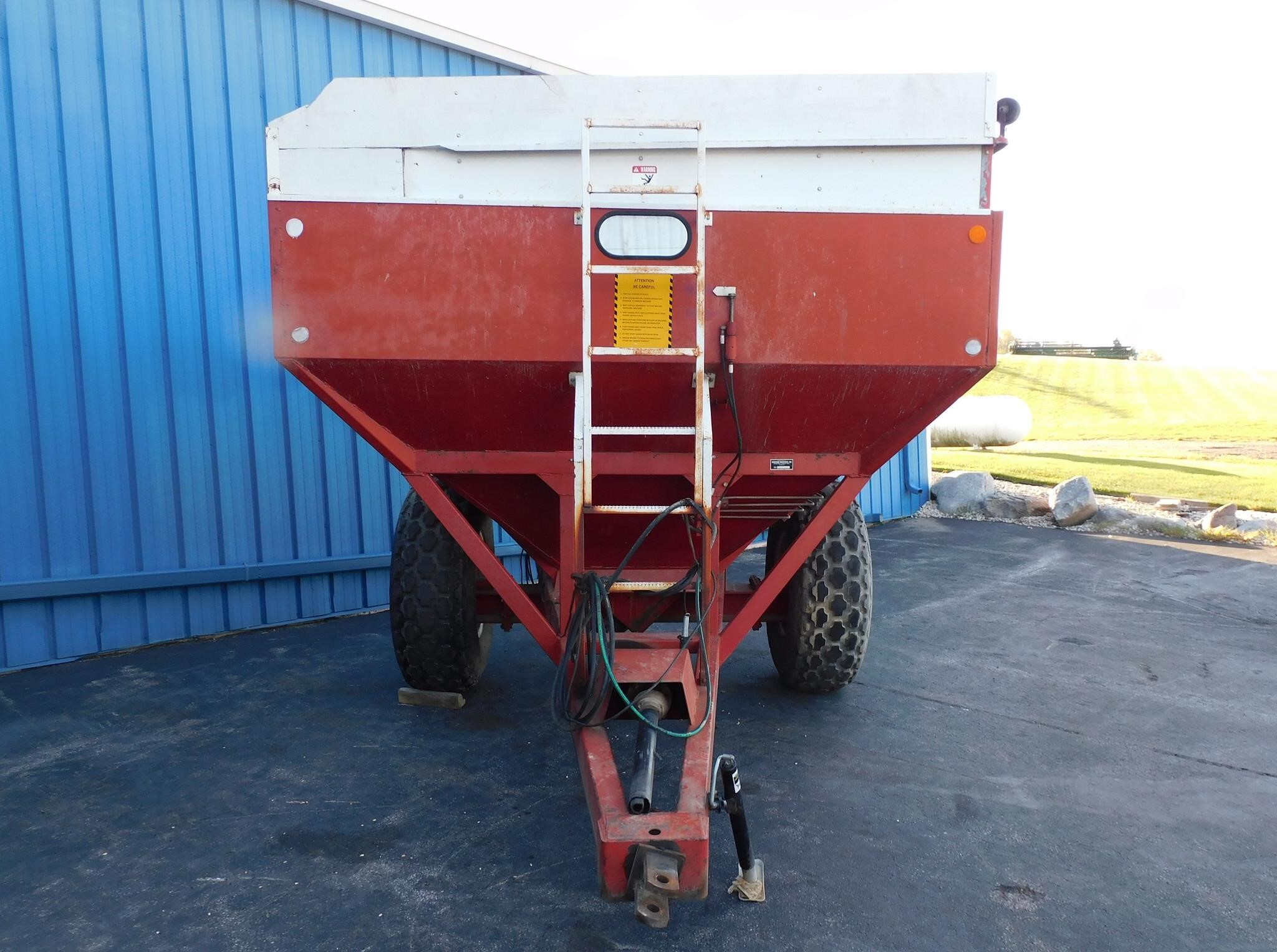  Bradford 528 Grain Cart