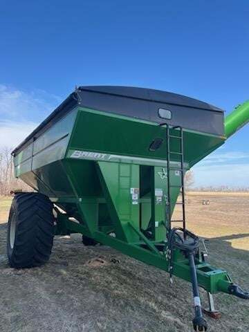 2015 Brent 1082 Grain Cart