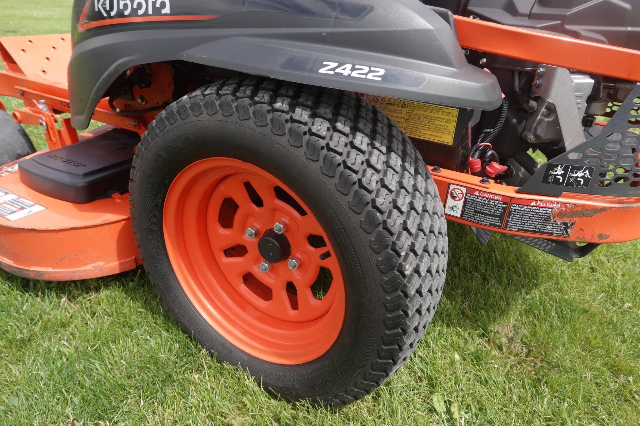 2021 Kubota Z422 Lawn Mower