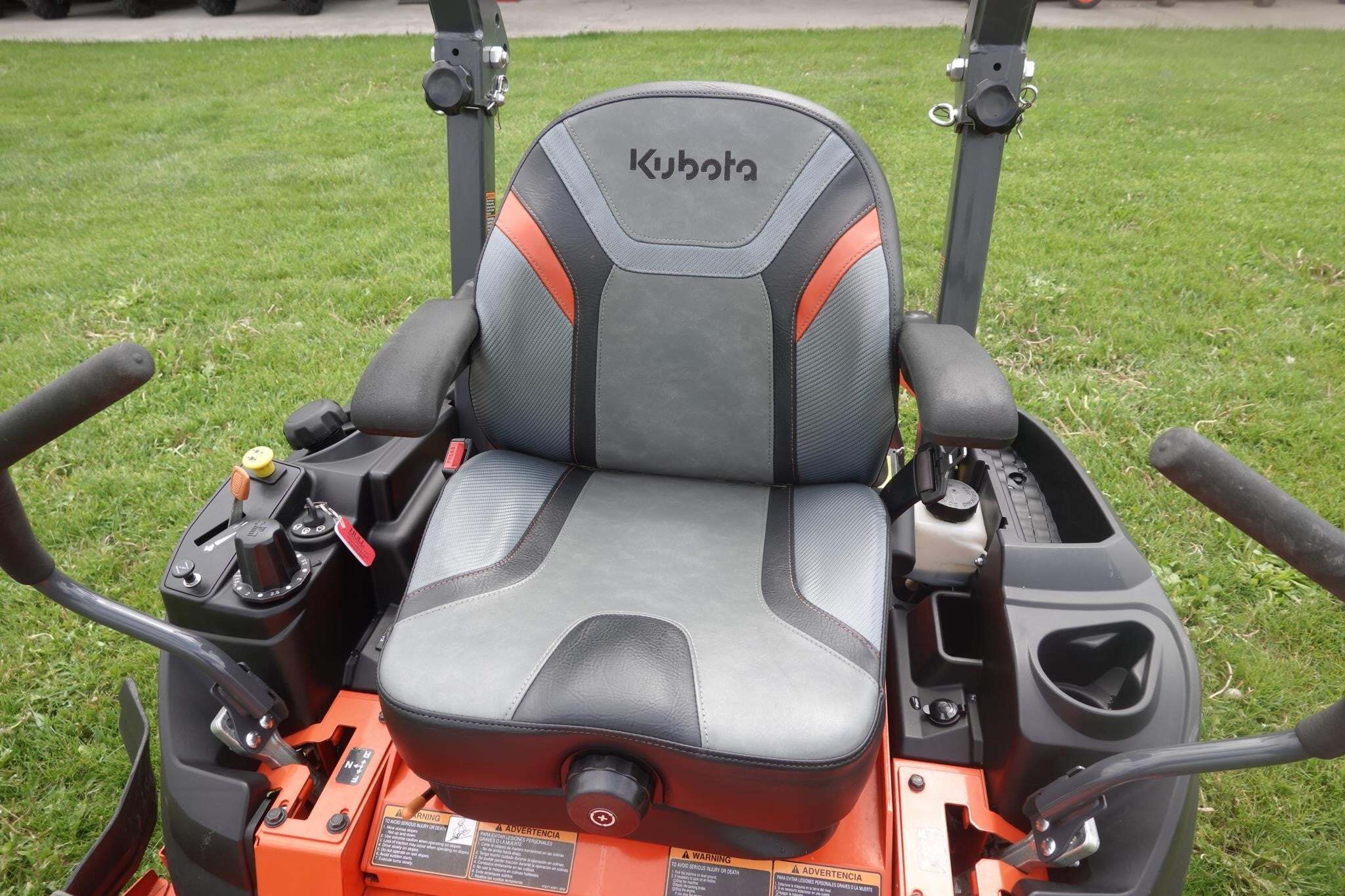 2021 Kubota Z422 Lawn Mower