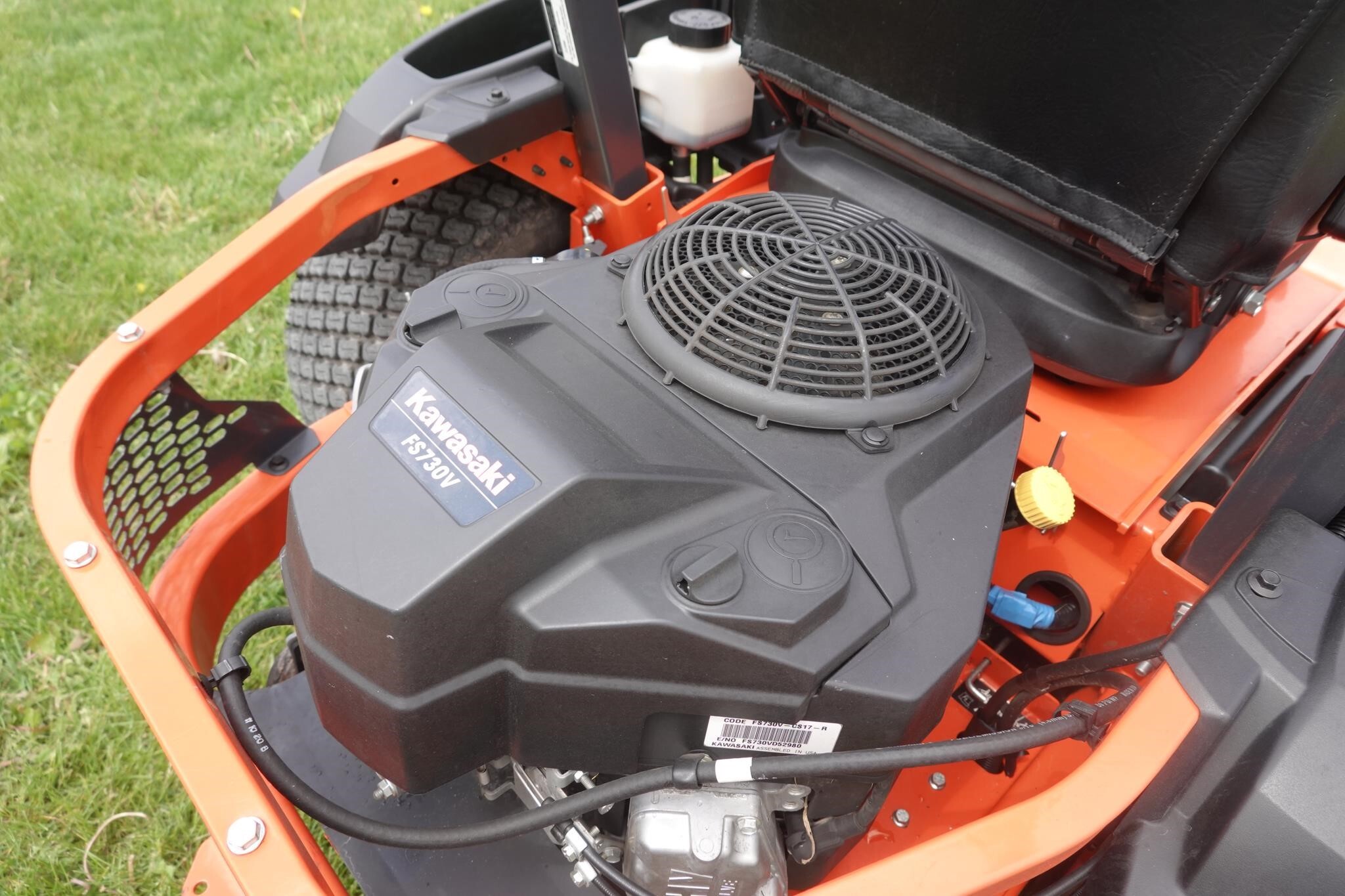 2021 Kubota Z422 Lawn Mower