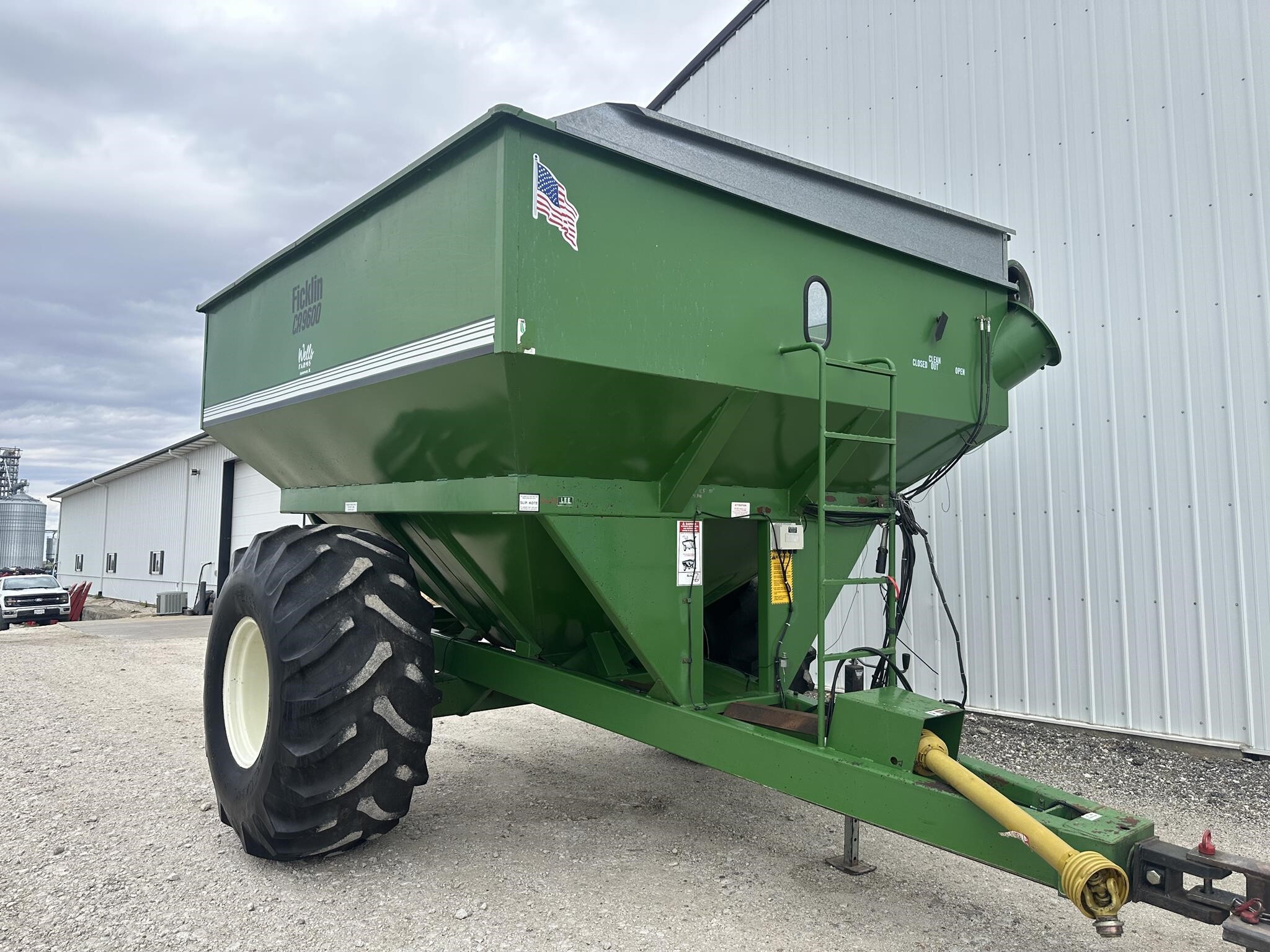  Ficklin CA9600 Grain Cart