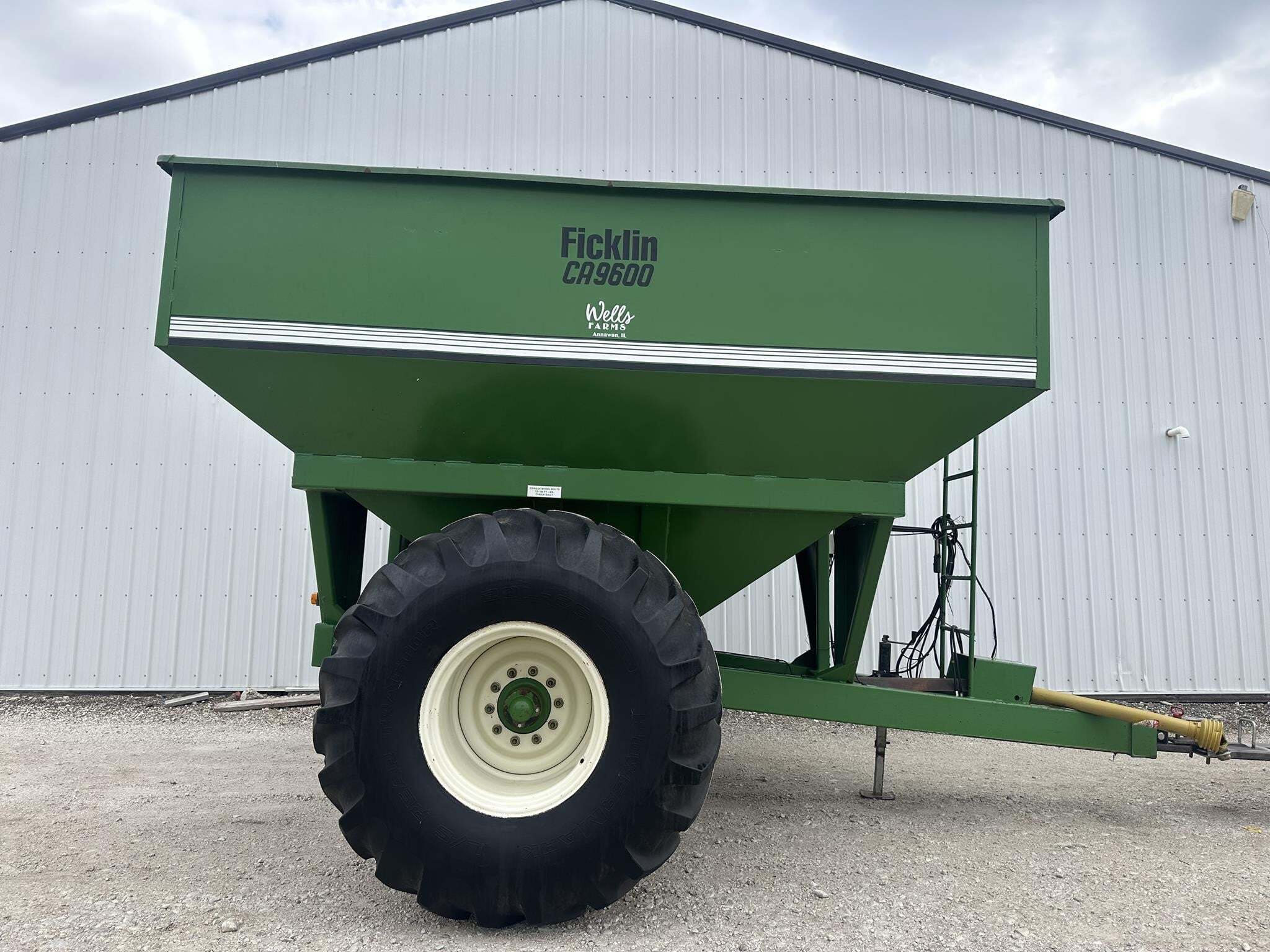  Ficklin CA9600 Grain Cart