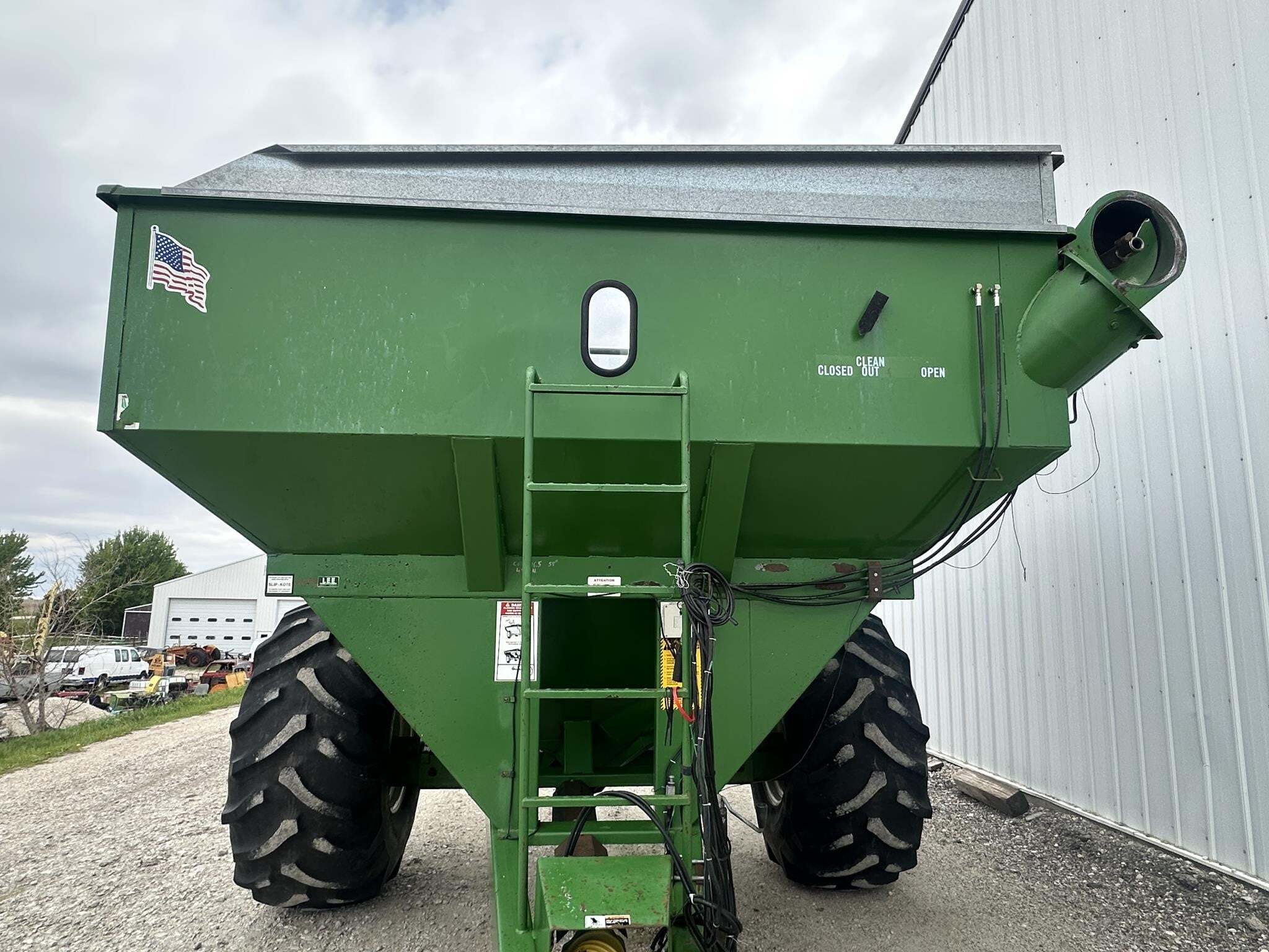  Ficklin CA9600 Grain Cart
