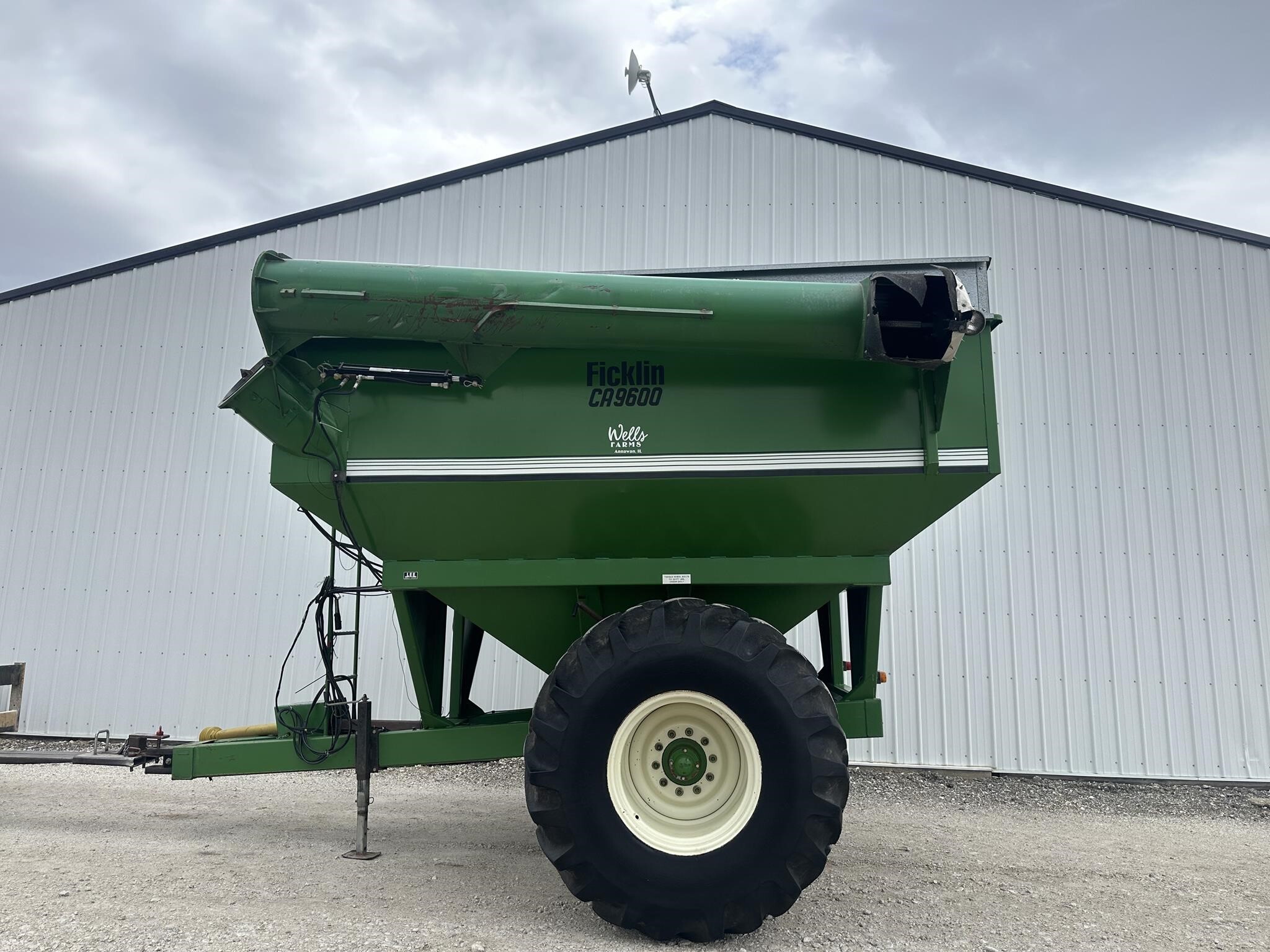  Ficklin CA9600 Grain Cart