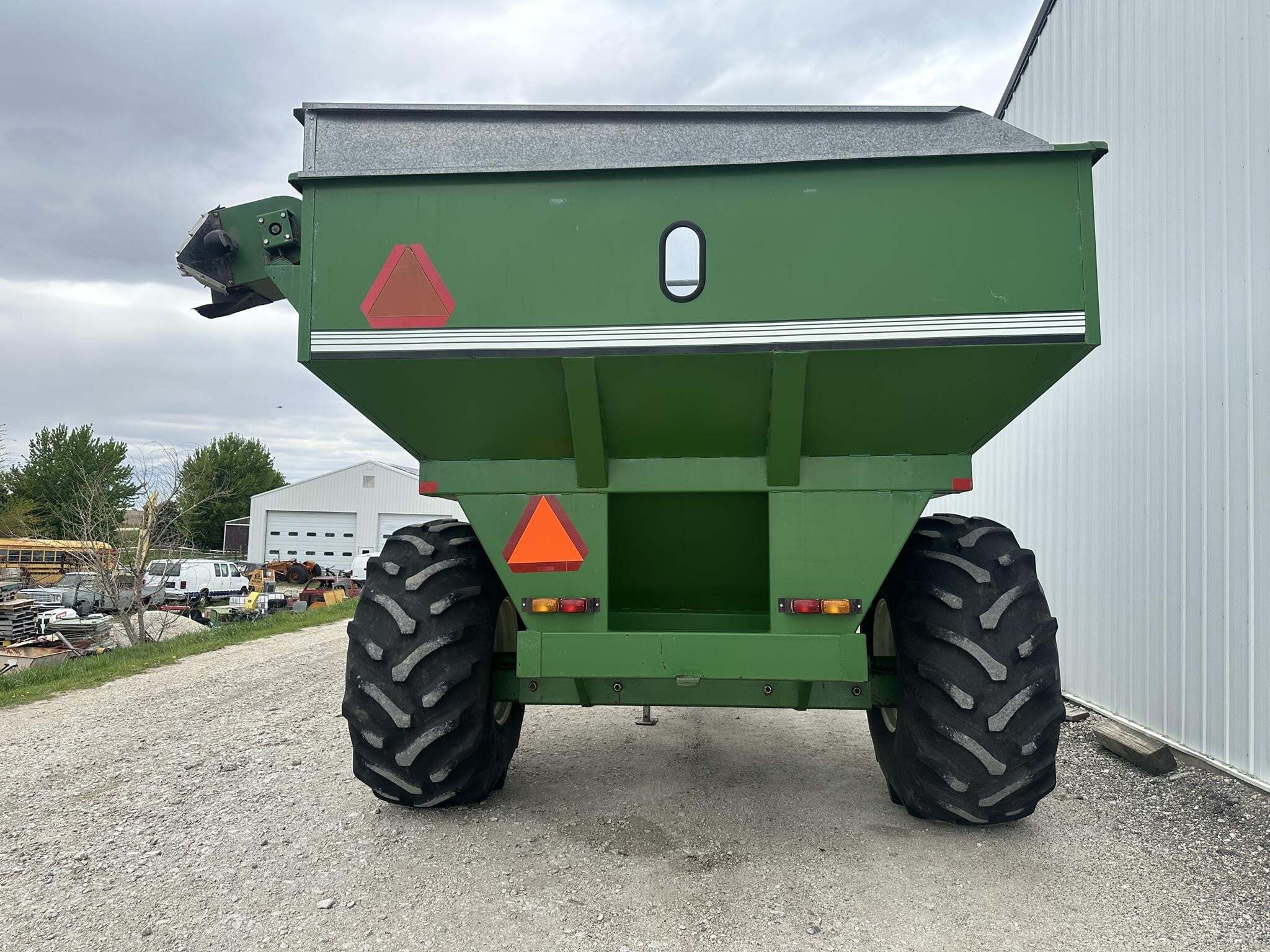  Ficklin CA9600 Grain Cart