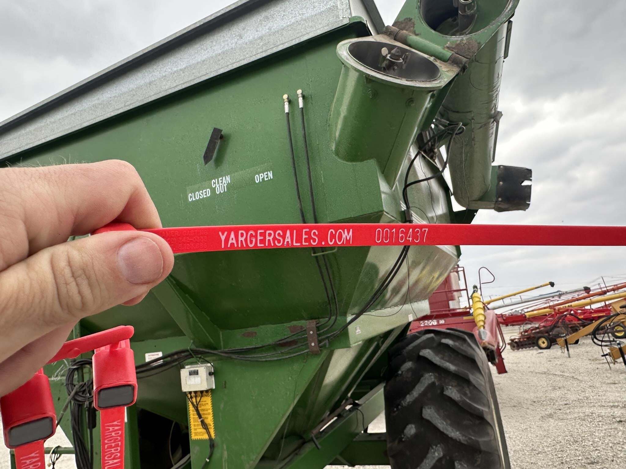  Ficklin CA9600 Grain Cart