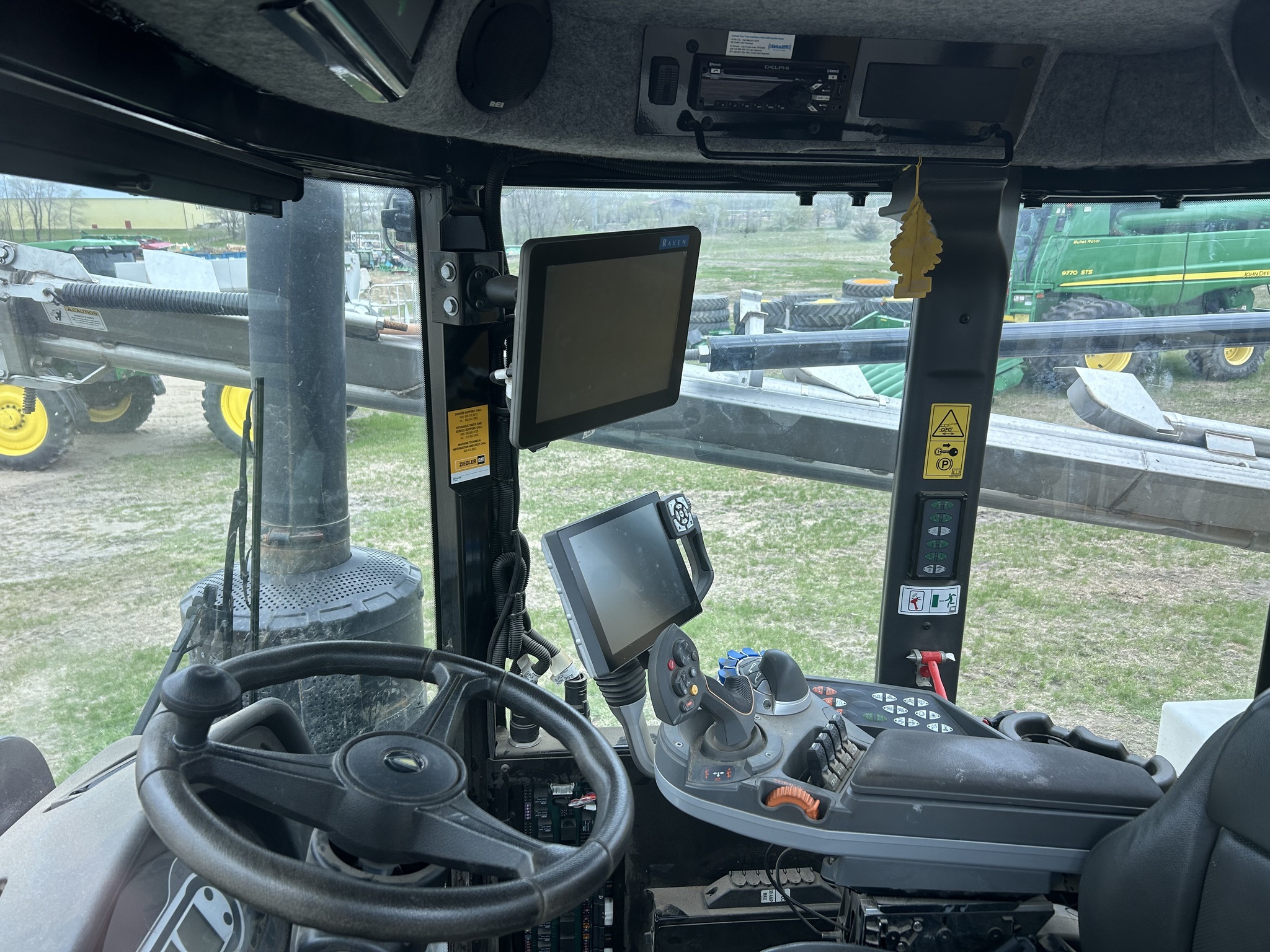 2019 ROGATOR RG1300C Self-Propelled Sprayer