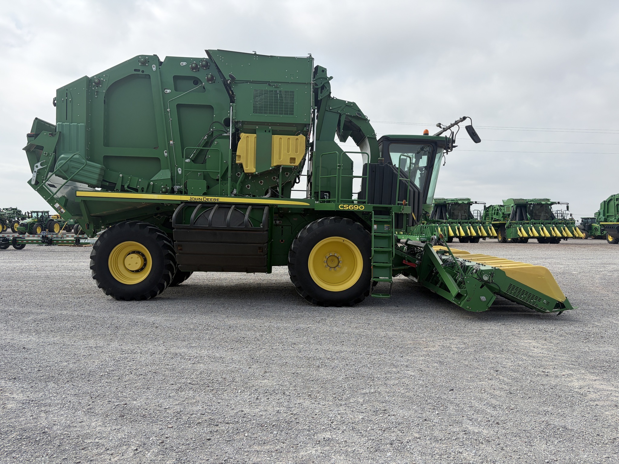 2019 John Deere CS690 Cotton Equipment