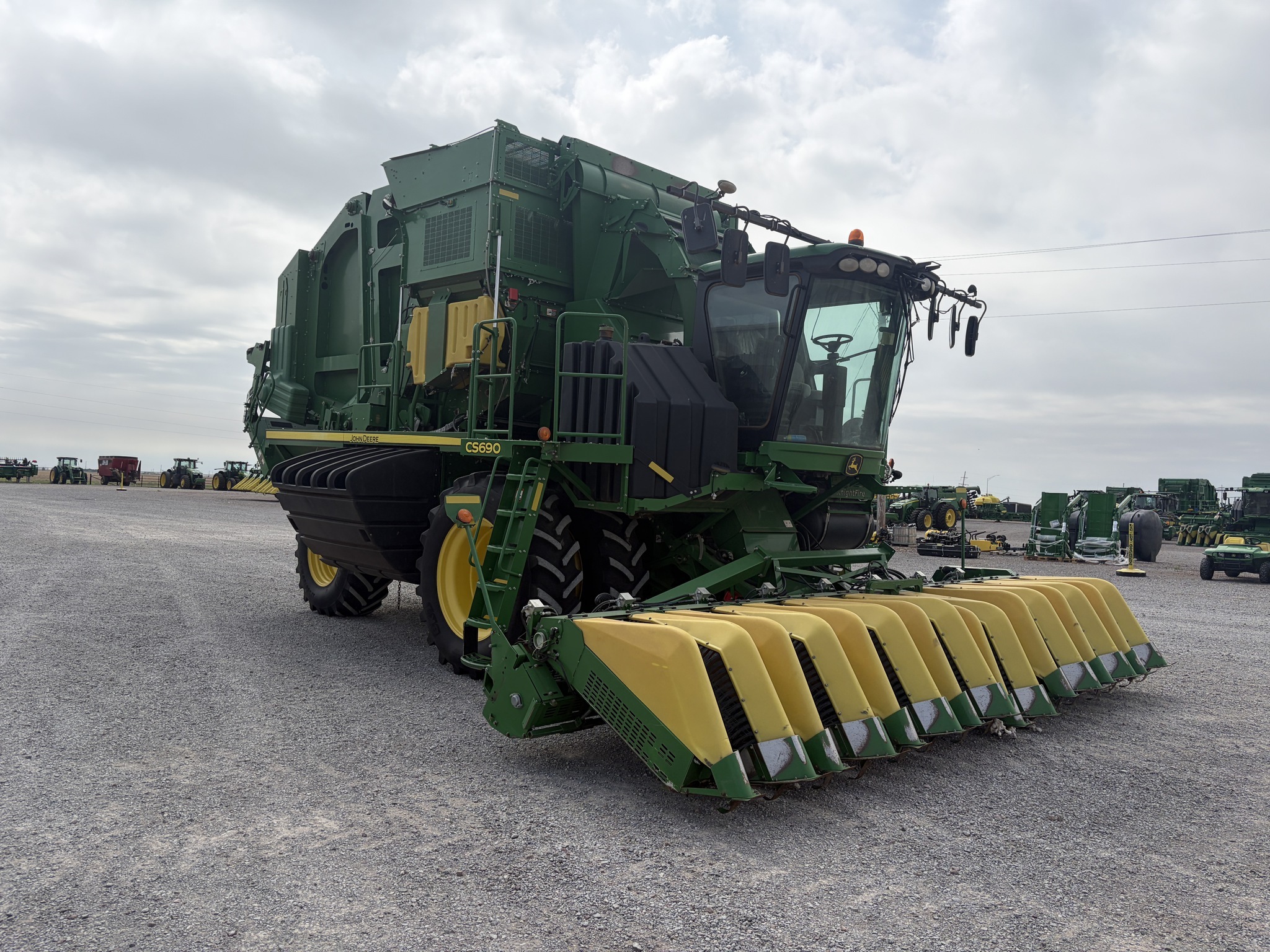 2019 John Deere CS690 Cotton Equipment