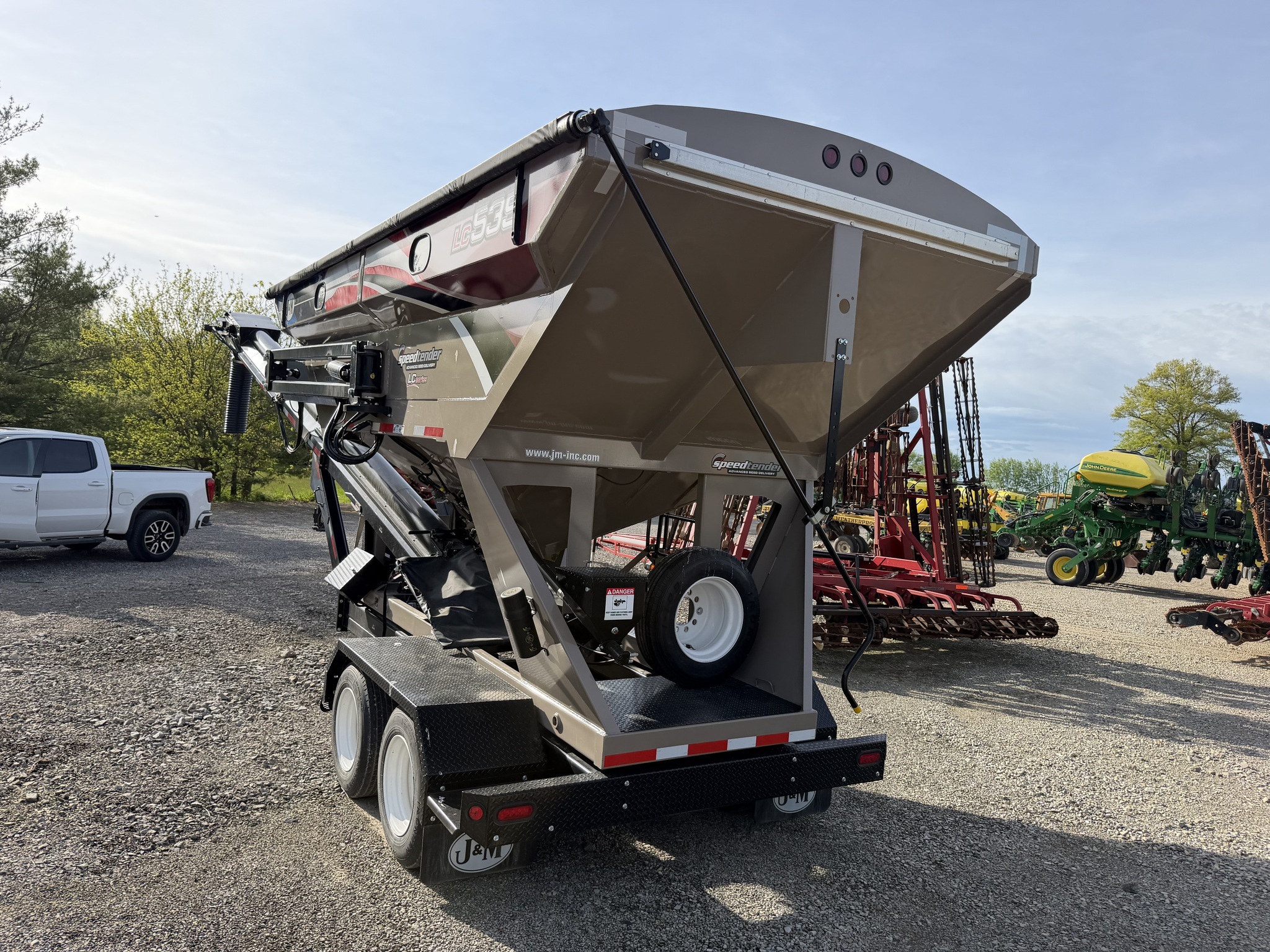 2024 J&M LC535 Seed Tender