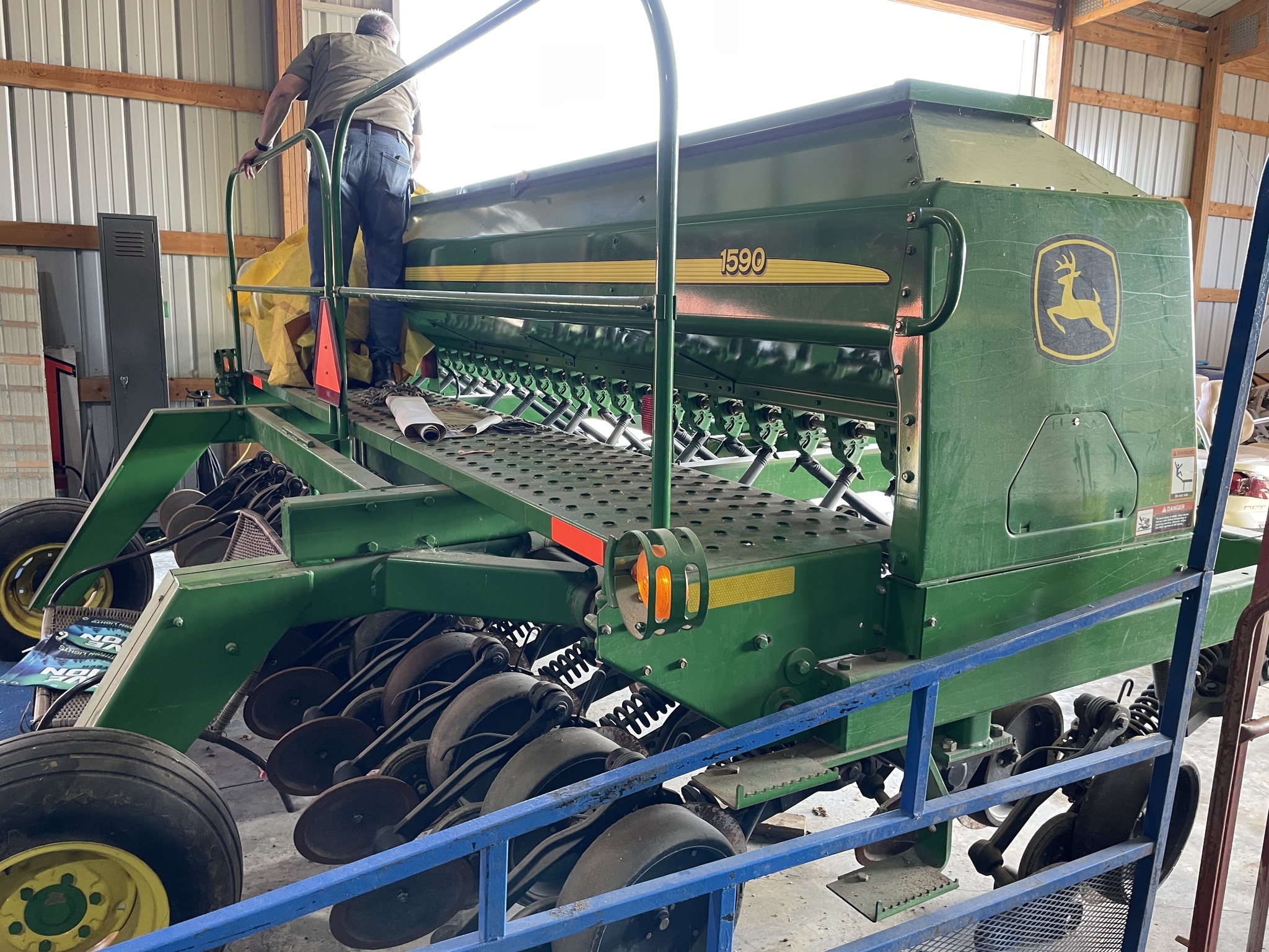 2002 John Deere 1590 Drill