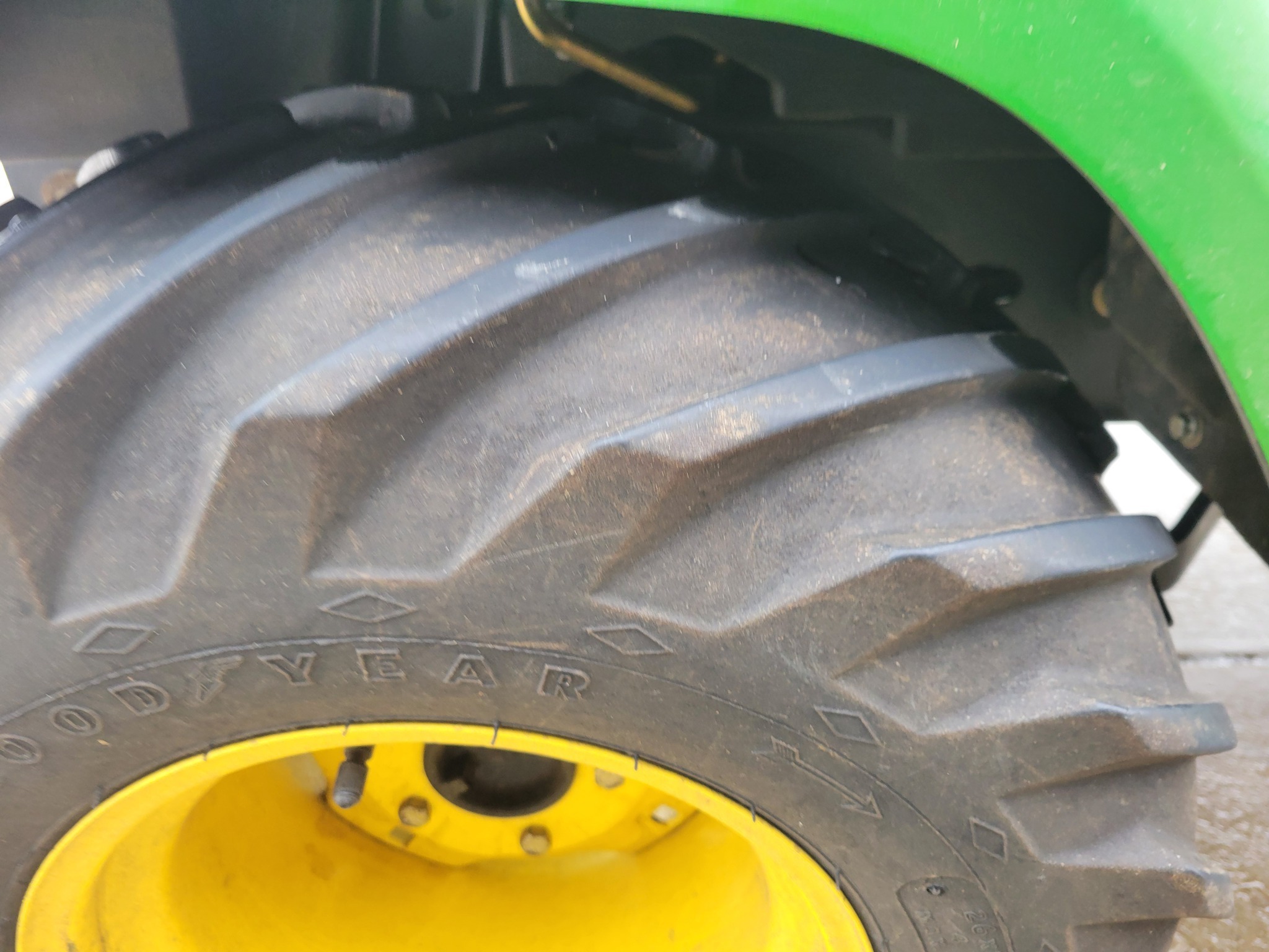 2004 John Deere X585 Lawn Mower