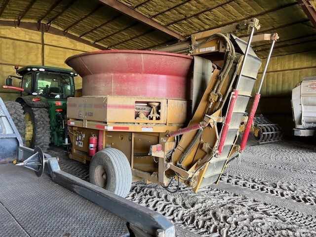 2017 Haybuster 1130 Grinders and Mixer