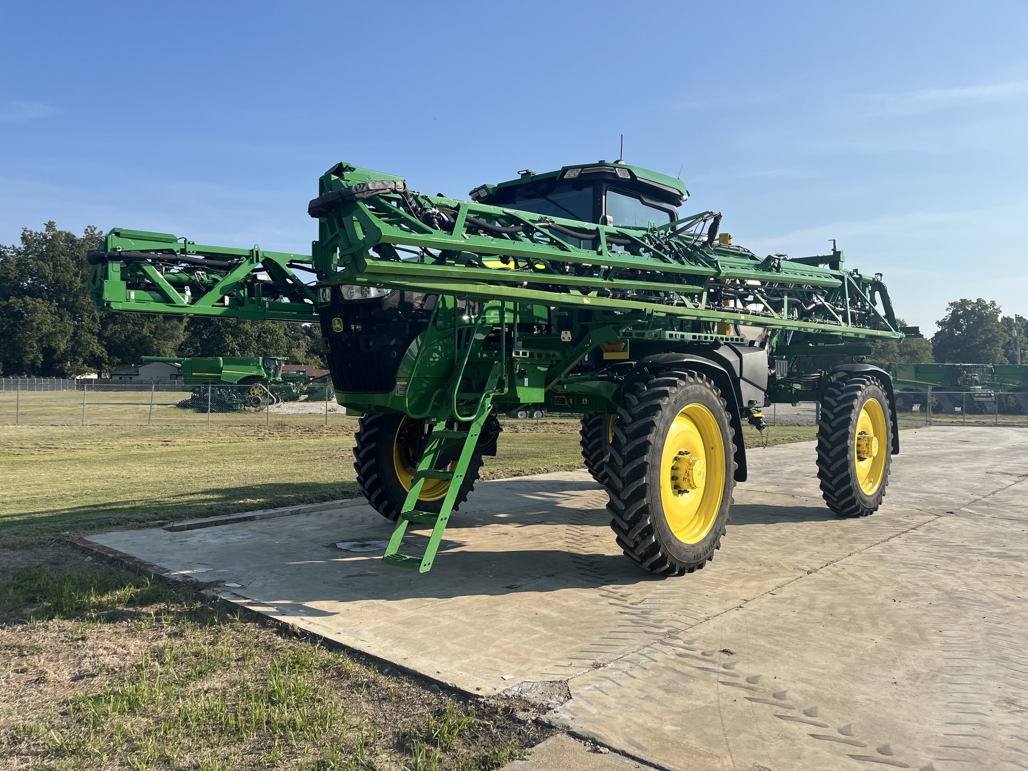 2022 John Deere 410R Self-Propelled Sprayer