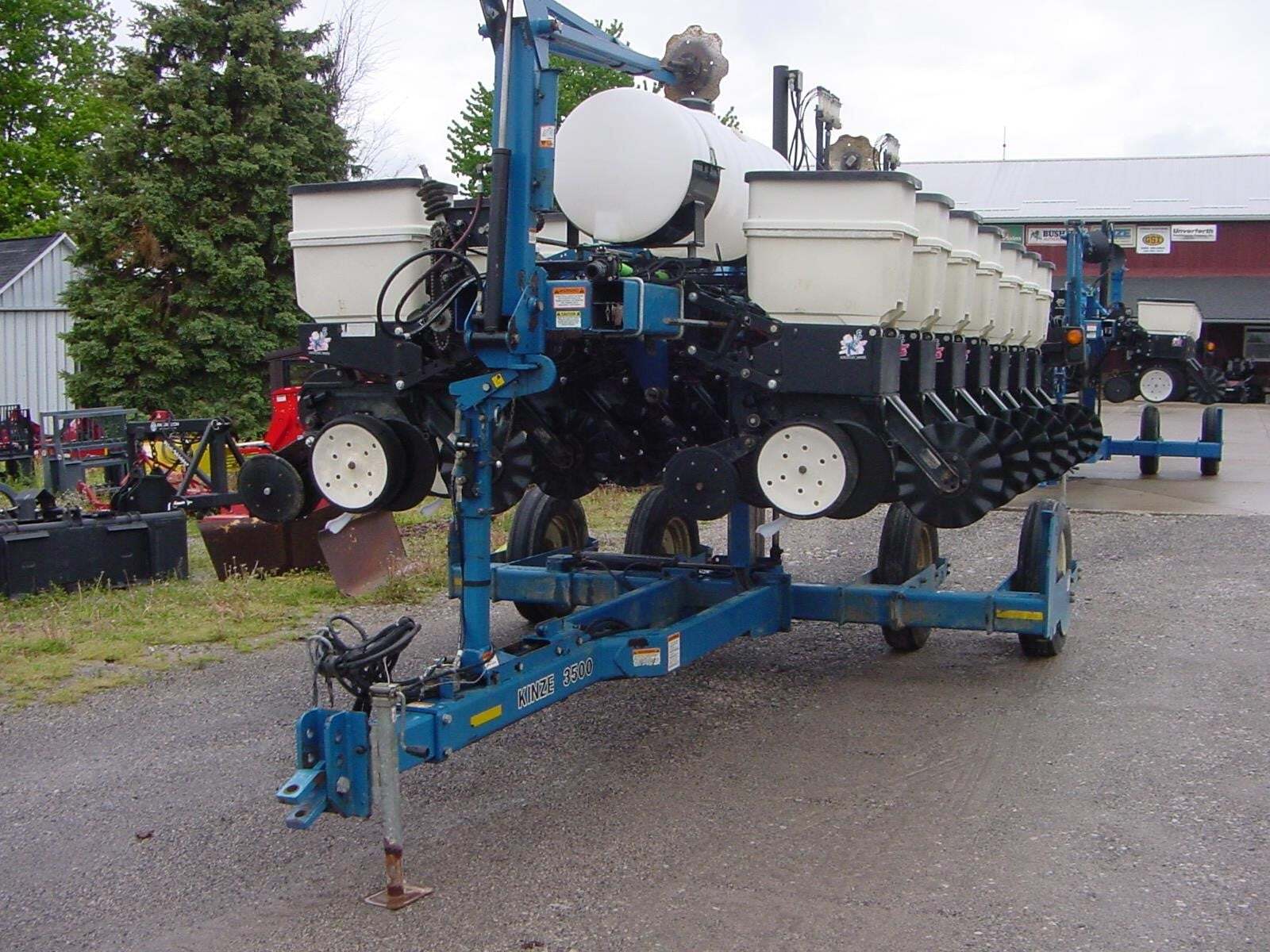2004 Kinze 3500 Planter