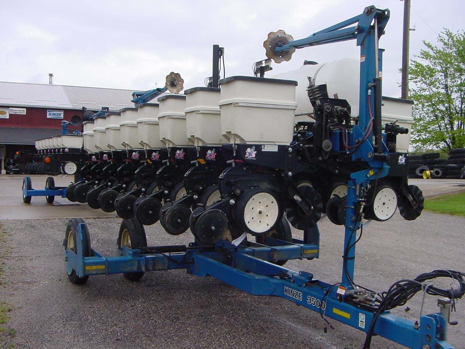 2004 Kinze 3500 Planter
