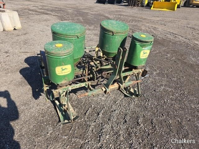  John Deere 246 Planter