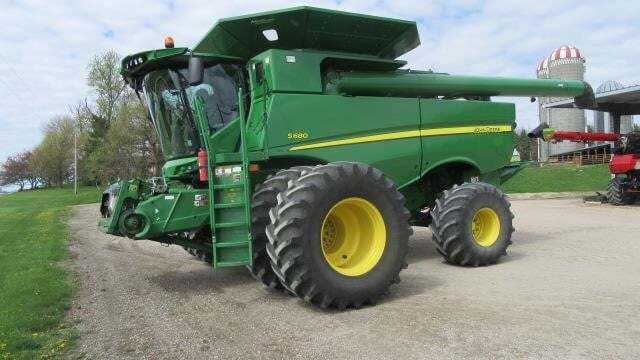 2013 John Deere S680 Combine