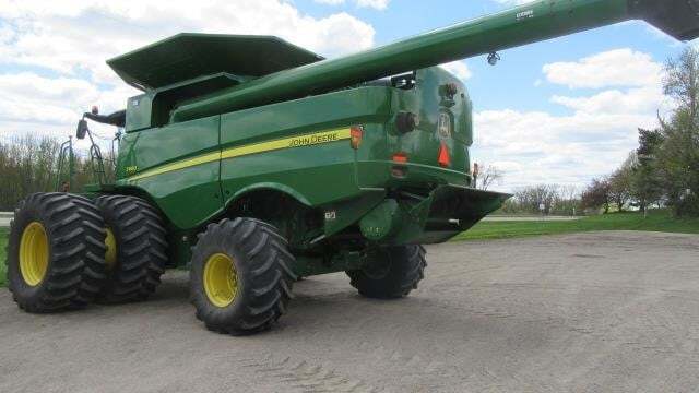 2013 John Deere S680 Combine