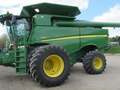 2013 John Deere S680 Combine
