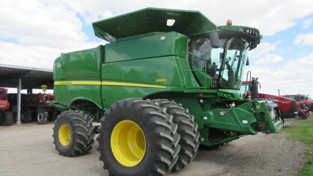 2013 John Deere S680 Combine