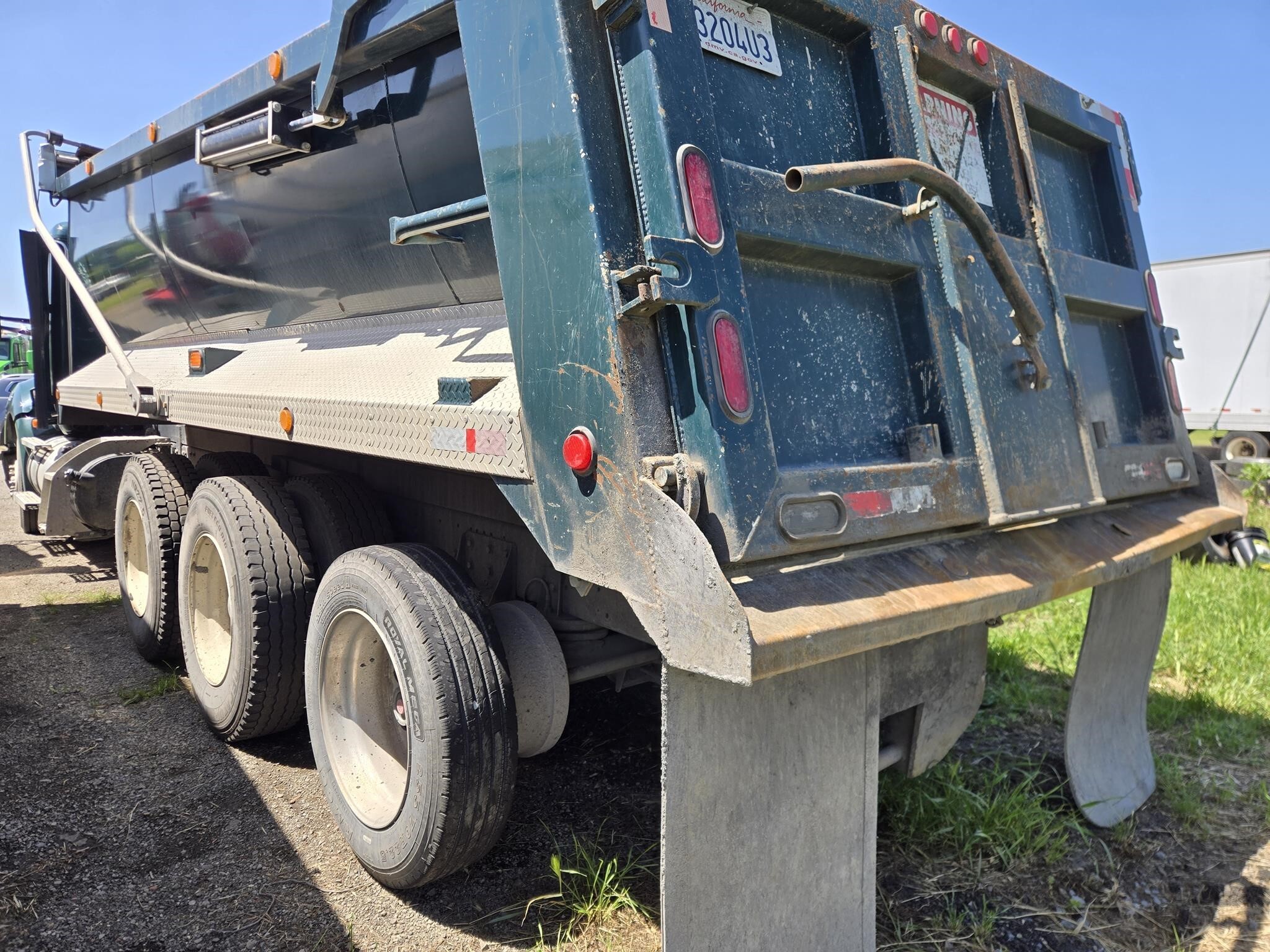 2019 Kenworth T680 Semi Trucks/Trailer