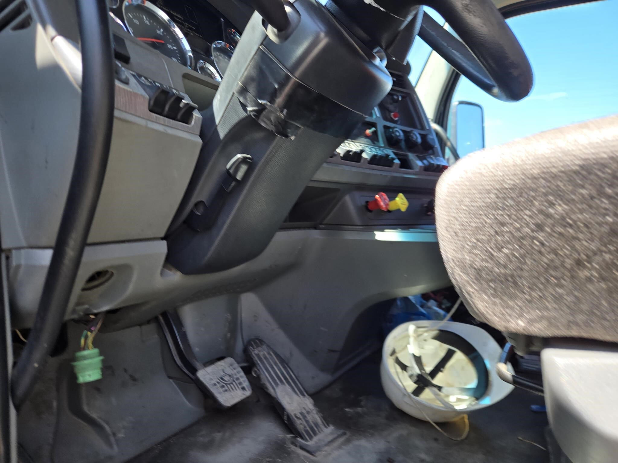 2019 Kenworth T680 Semi Trucks/Trailer