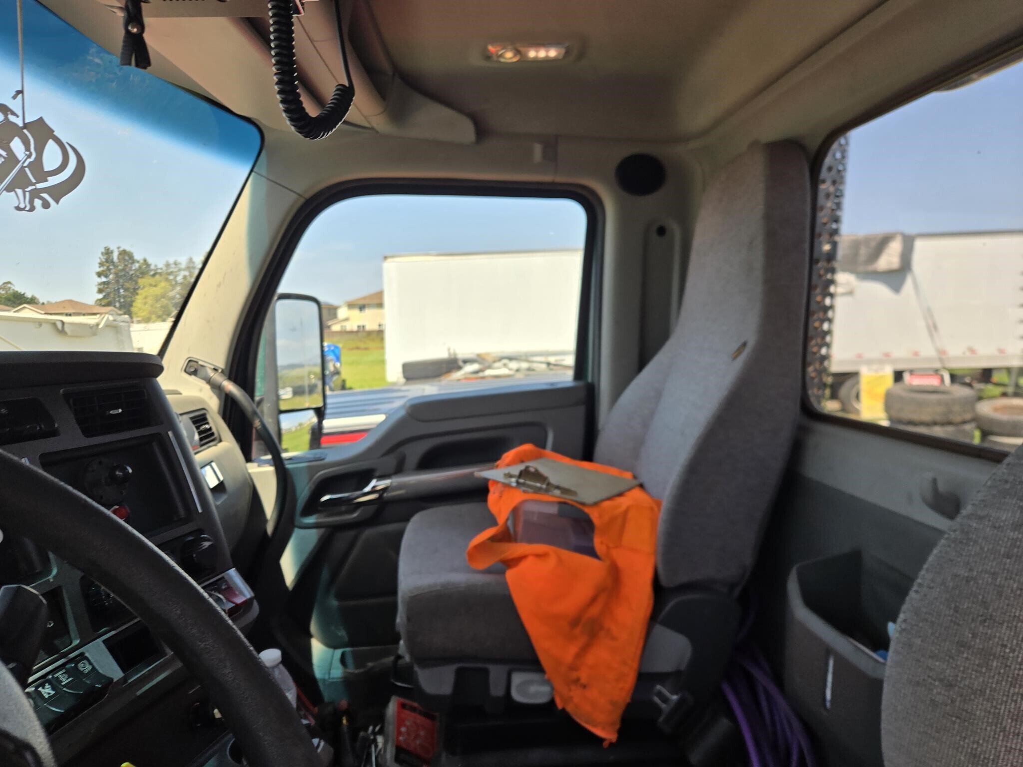 2019 Kenworth T680 Semi Trucks/Trailer