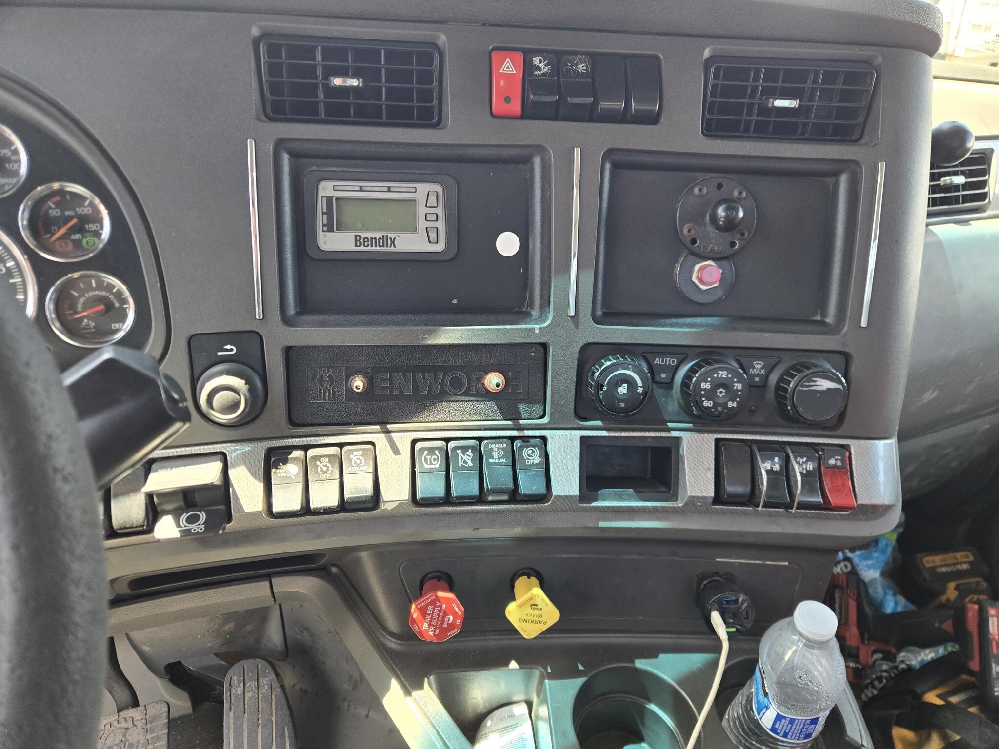 2019 Kenworth T680 Semi Trucks/Trailer