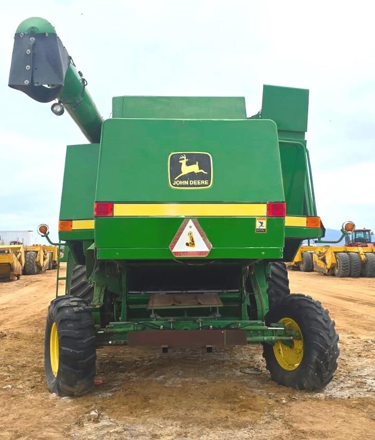 1997 John Deere 9600 Combine