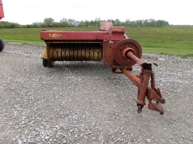  New Holland HAYLINER 273 Small Square Baler