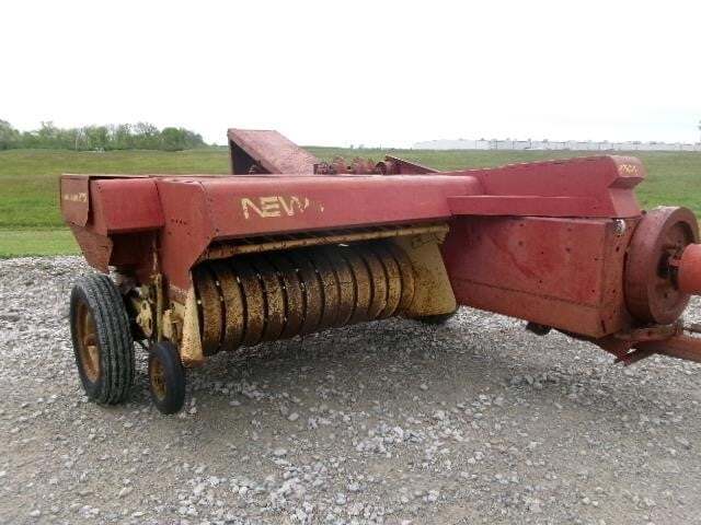  New Holland HAYLINER 273 Small Square Baler