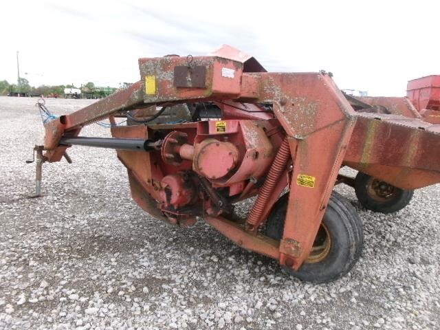  New Idea 509 Pull-Type Windrowers and Swather