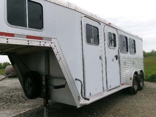2004 Featherlite 8541 Livestock Trailer