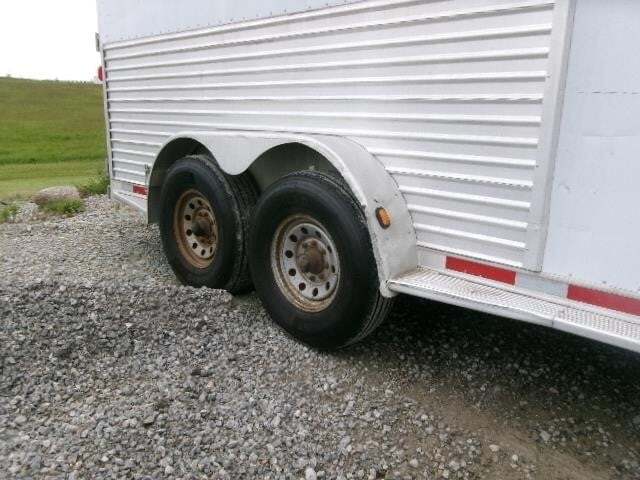 2004 Featherlite 8541 Livestock Trailer