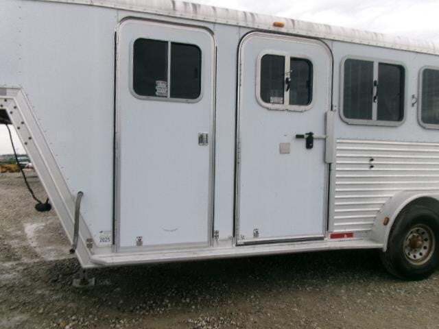 2004 Featherlite 8541 Livestock Trailer