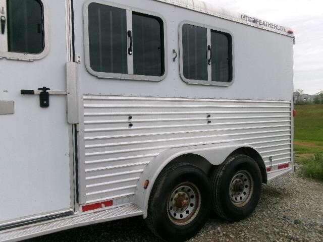 2004 Featherlite 8541 Livestock Trailer