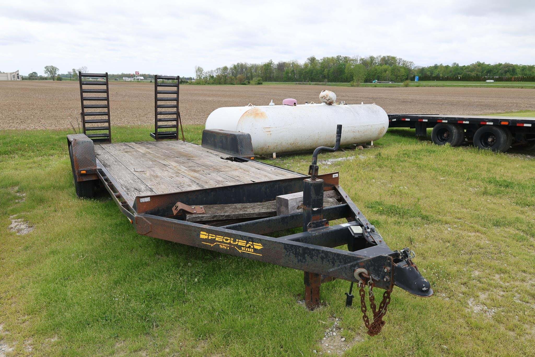 2009 Pequea 1018SST Flatbed Trucks/Trailer