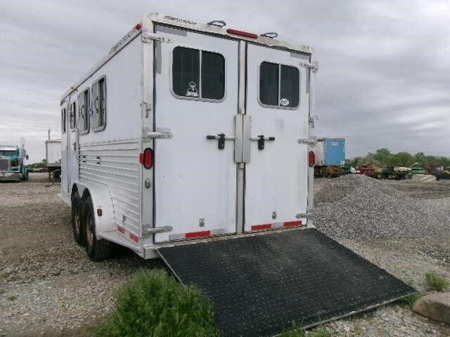 2004 Featherlite 8541 Livestock Trailer