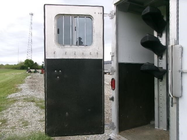 2004 Featherlite 8541 Livestock Trailer