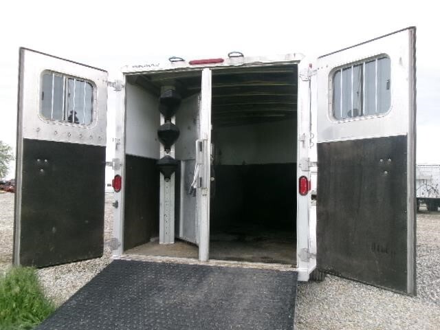 2004 Featherlite 8541 Livestock Trailer