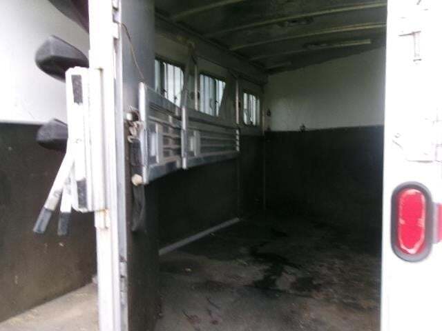 2004 Featherlite 8541 Livestock Trailer