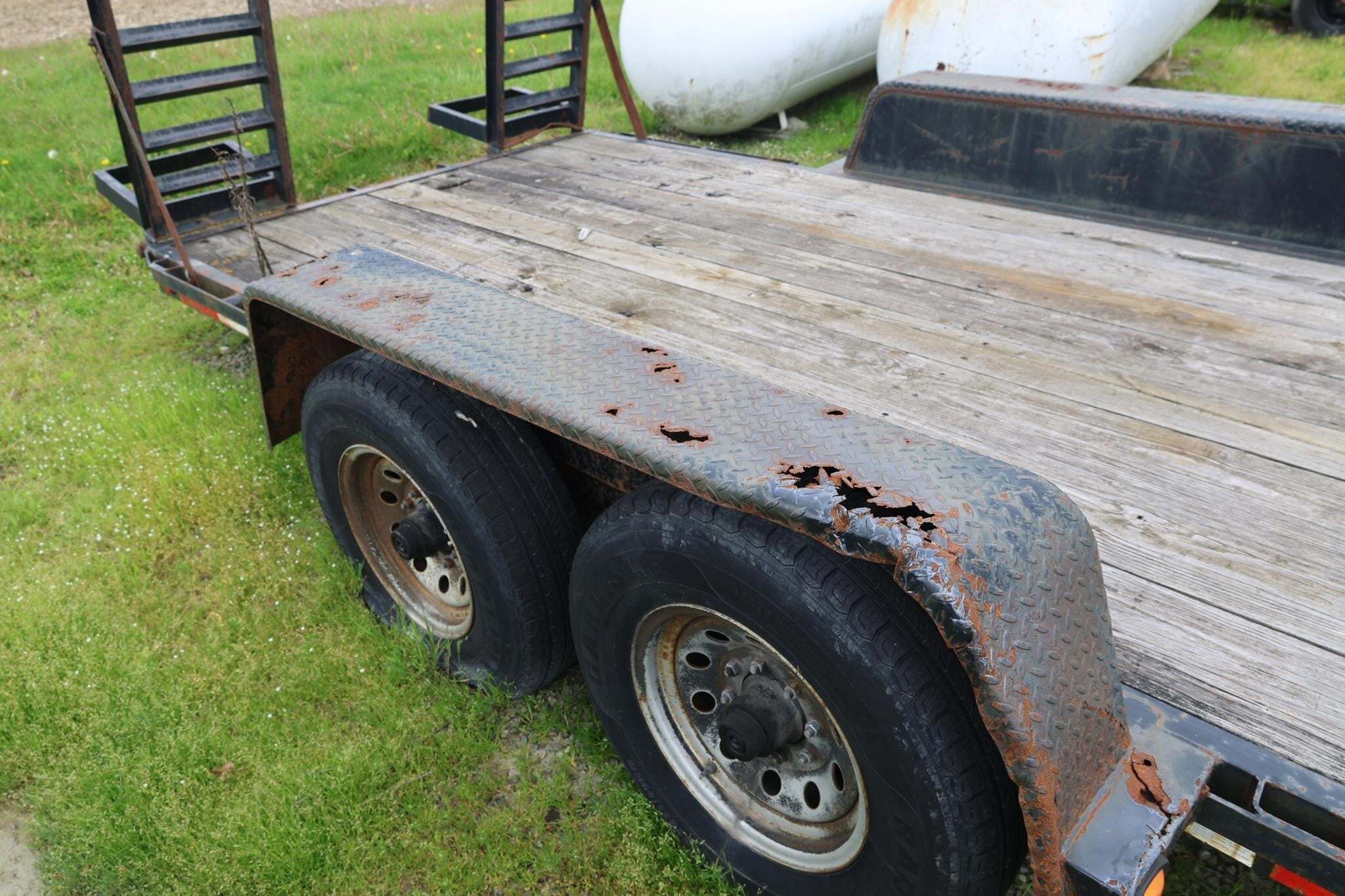 2009 Pequea 1018SST Flatbed Trucks/Trailer