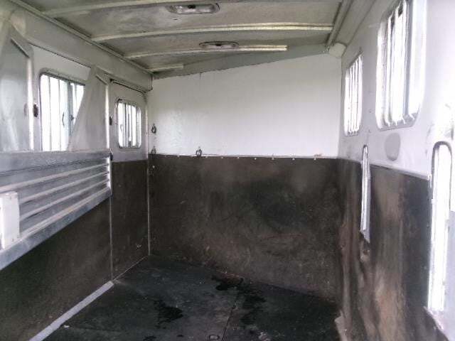 2004 Featherlite 8541 Livestock Trailer