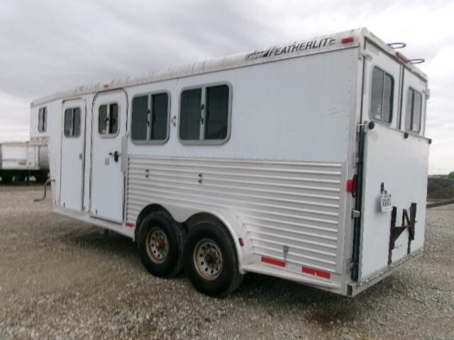2004 Featherlite 8541 Livestock Trailer