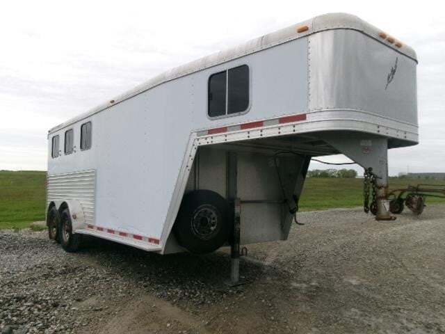 2004 Featherlite 8541 Livestock Trailer