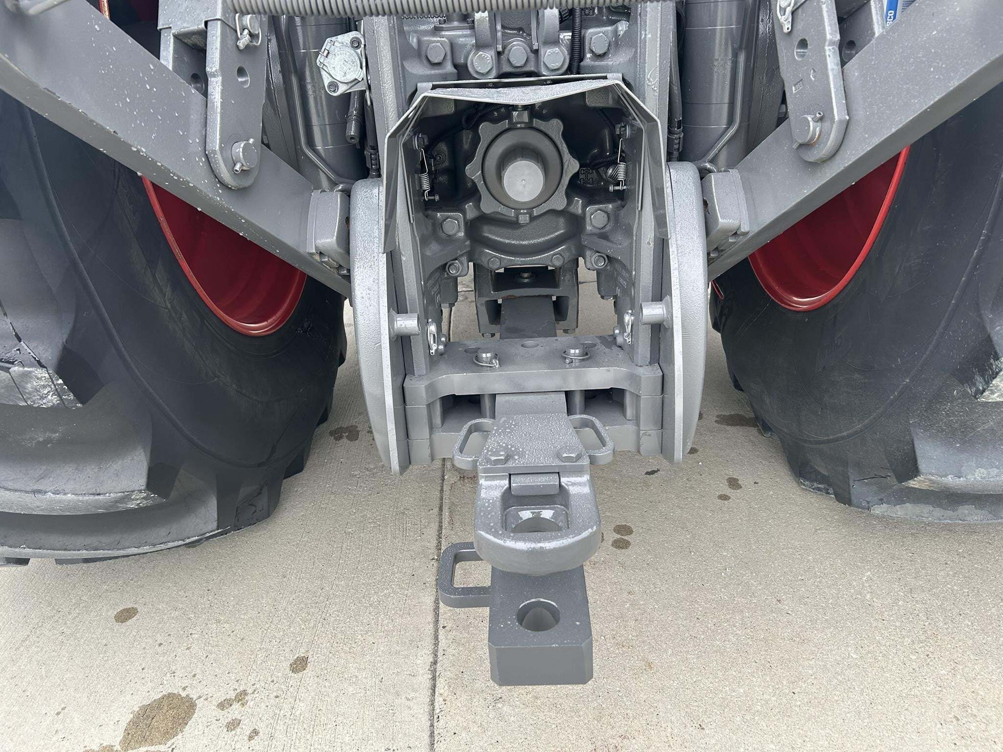 2023 Fendt 1042 Vario Tractor