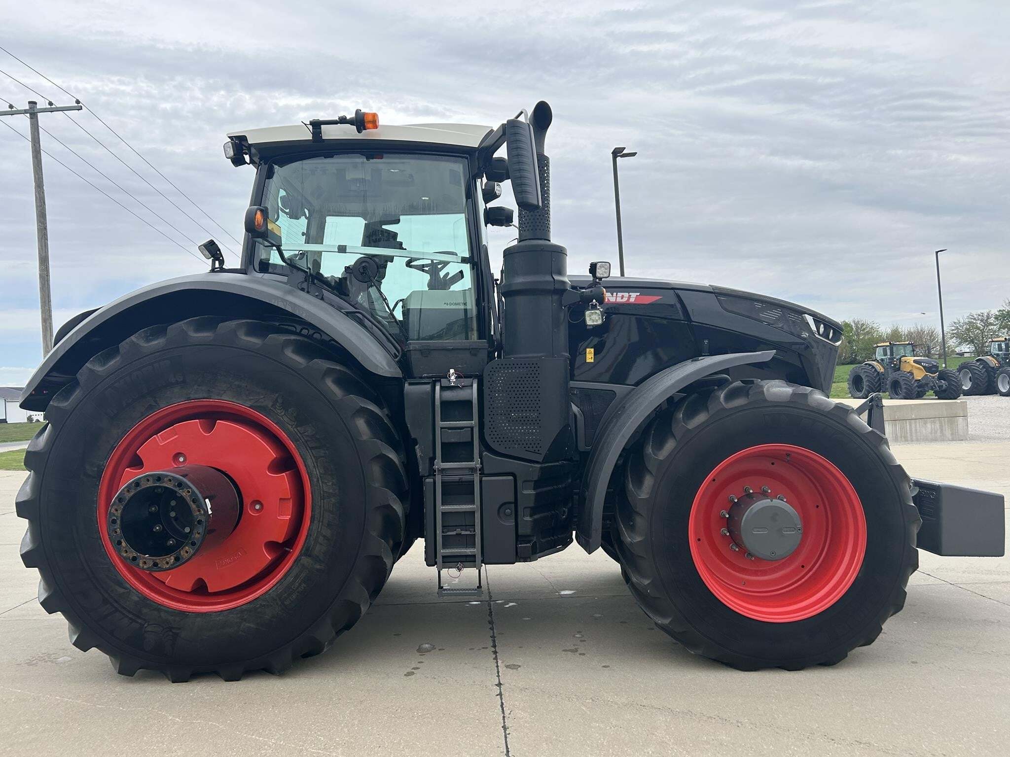 2023 Fendt 1042 Vario Tractor